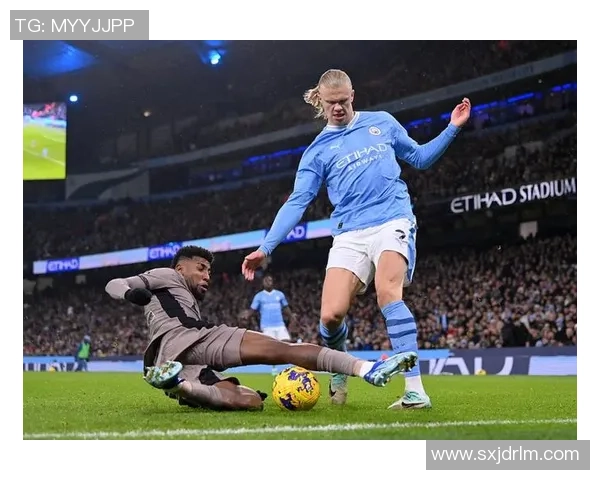 德甲激情对决曼联3-0热刺帽子戏法引发争议判罚全场沸腾