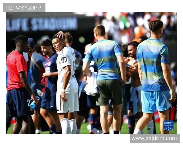 世界杯精彩对决巴黎圣日耳曼以4-0战胜曼城全场沸腾瞬间回顾