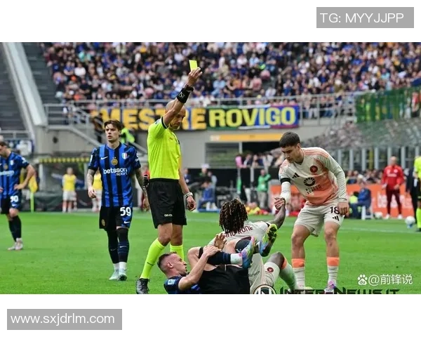 欧联杯曼联绝杀国米引发争议判罚全场沸腾瞬间回顾 欧联杯曼联绝杀国米引发争议判罚全场沸腾瞬间回顾